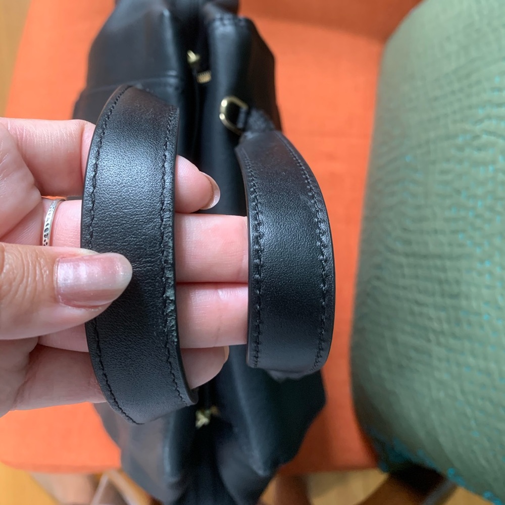 💥SOLD💥Tory Burch Large Half Moon Satchel - Picture 5 of 9